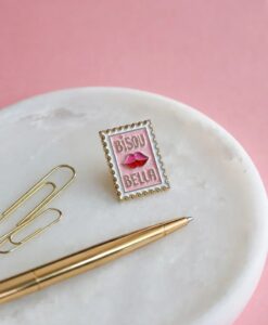 Pin’s Bisou Bella – All The Ways To Say