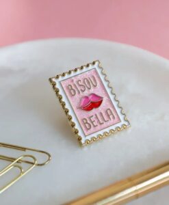Pin’s Bisou Bella – All The Ways To Say