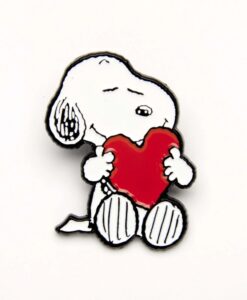 Pin’s Snoopy ‘Give hugs’- Heart