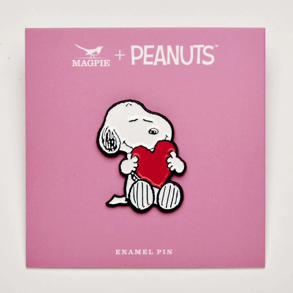 Pin’s Snoopy ‘Give hugs’- Heart